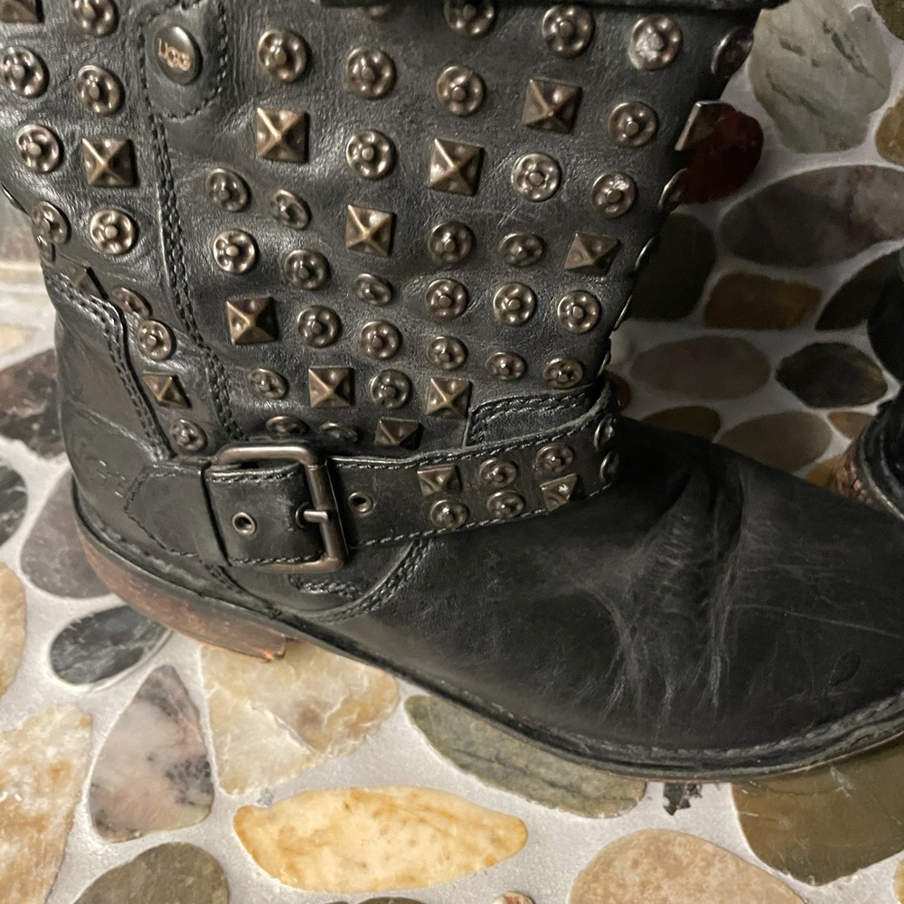 UGG Boots Flat 6.5 - Picture 4 of 9